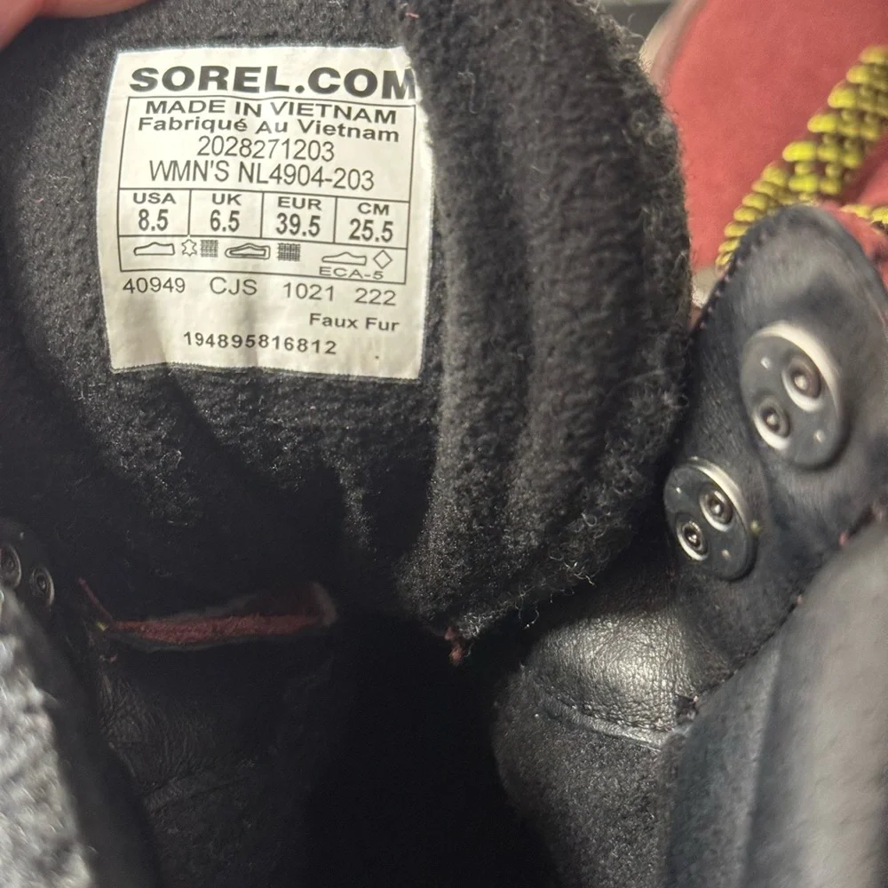 Sorel Snow-Winter Boots size 8.5M - Picture 4 of 6